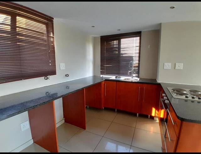 1 BEDROOM PROPERTY TO RENT IN ROOIHUISKRAAL NORTH